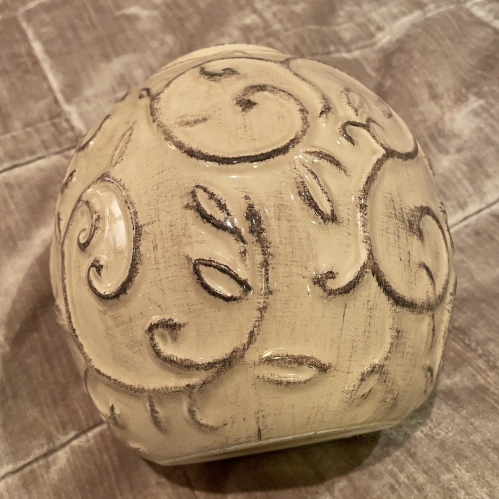 Martins & Belo Ceramic Bud Vase Round